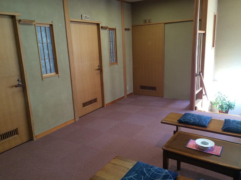Yudanaka Onsen Yamazakiya Hotel Яманучи Стая снимка