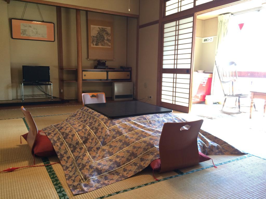 Yudanaka Onsen Yamazakiya Hotel Яманучи Стая снимка